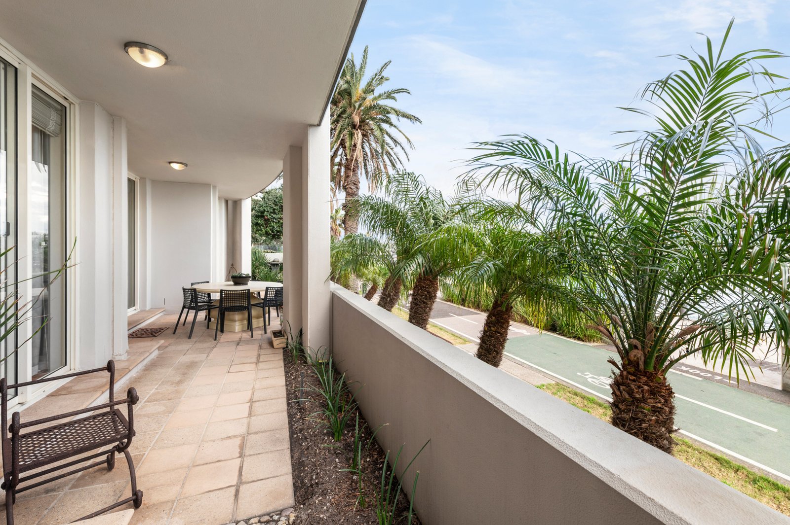 Gallery: 5T/115 Beach Street