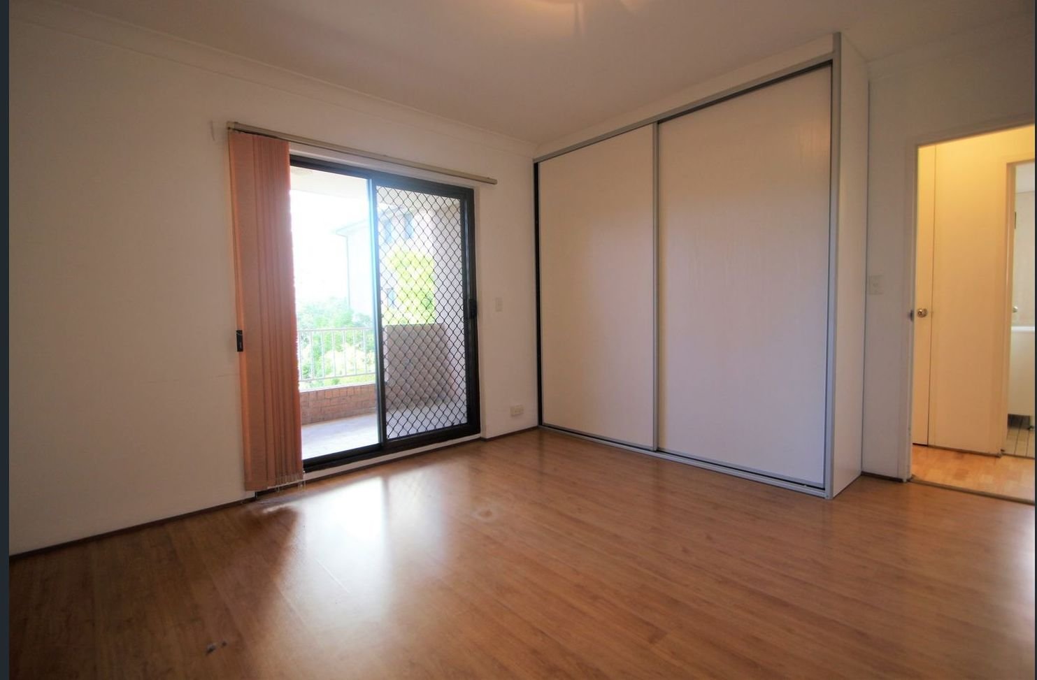 6 / 1 - 5 Pearl Street HURSTVILLE 4