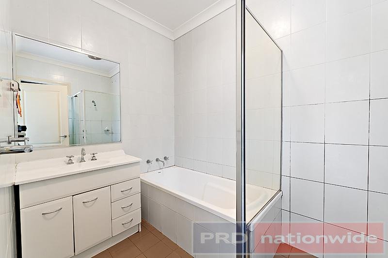 6 / 2A Lloyd Avenue YAGOONA 5