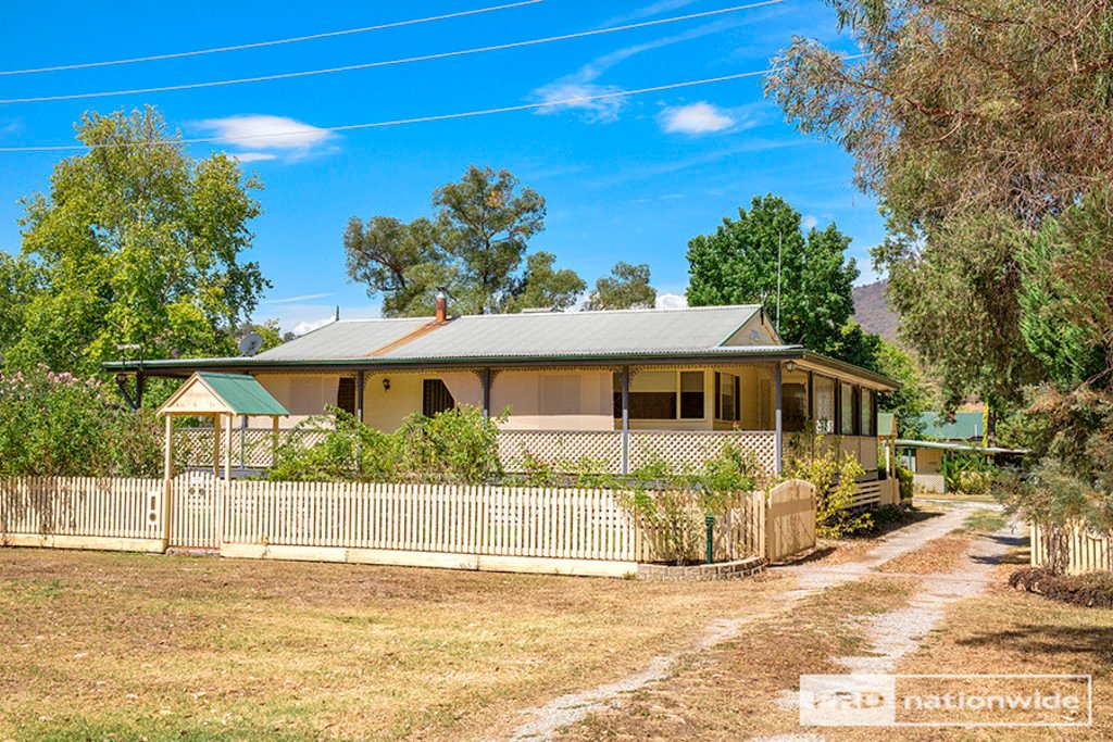 6-8 Frederick Street WOOLOMIN 1