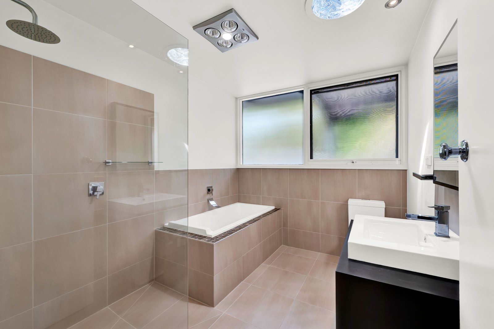 6-8 McEwan Road, Park Orchards, 3114