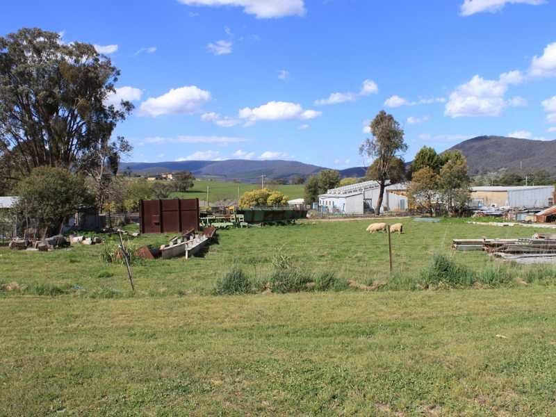 6-8 McMeekin Street TUMBARUMBA 3