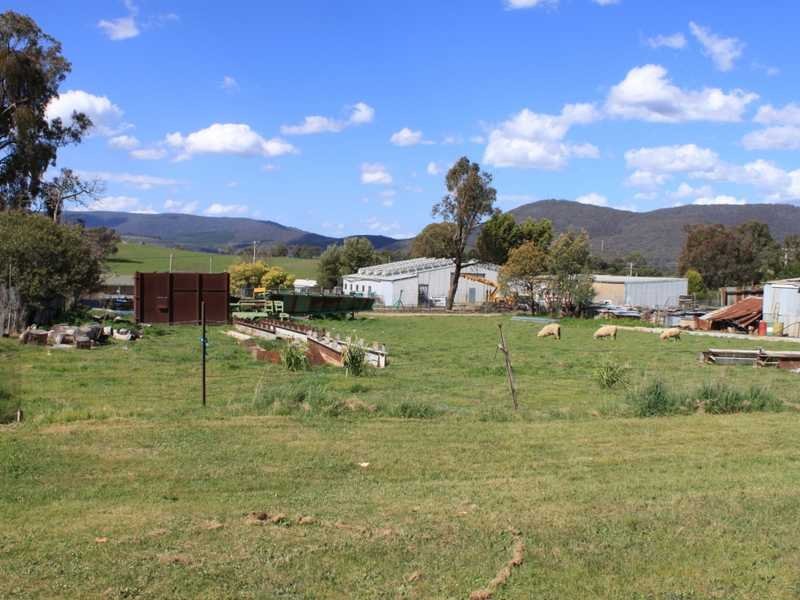 6-8 McMeekin Street TUMBARUMBA 4