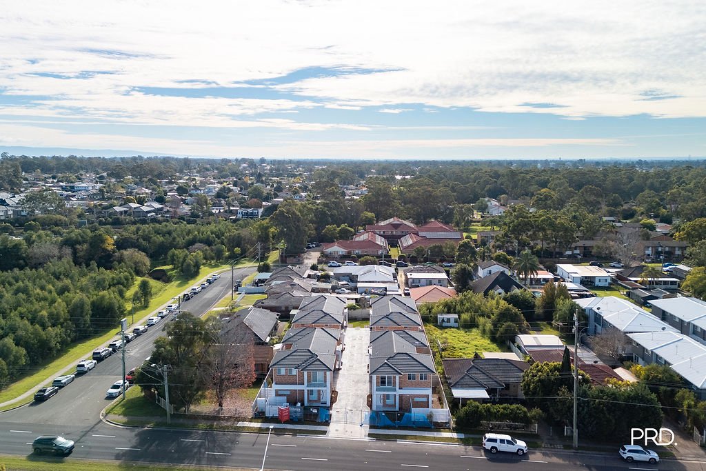 6-8/75 Great Western Highway KINGSWOOD 19