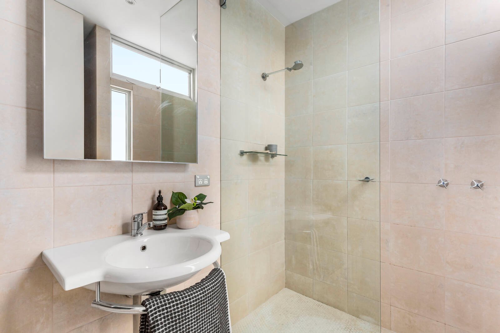 Real Estate and Property in 6 Aberdeen Road, Prahran, VIC