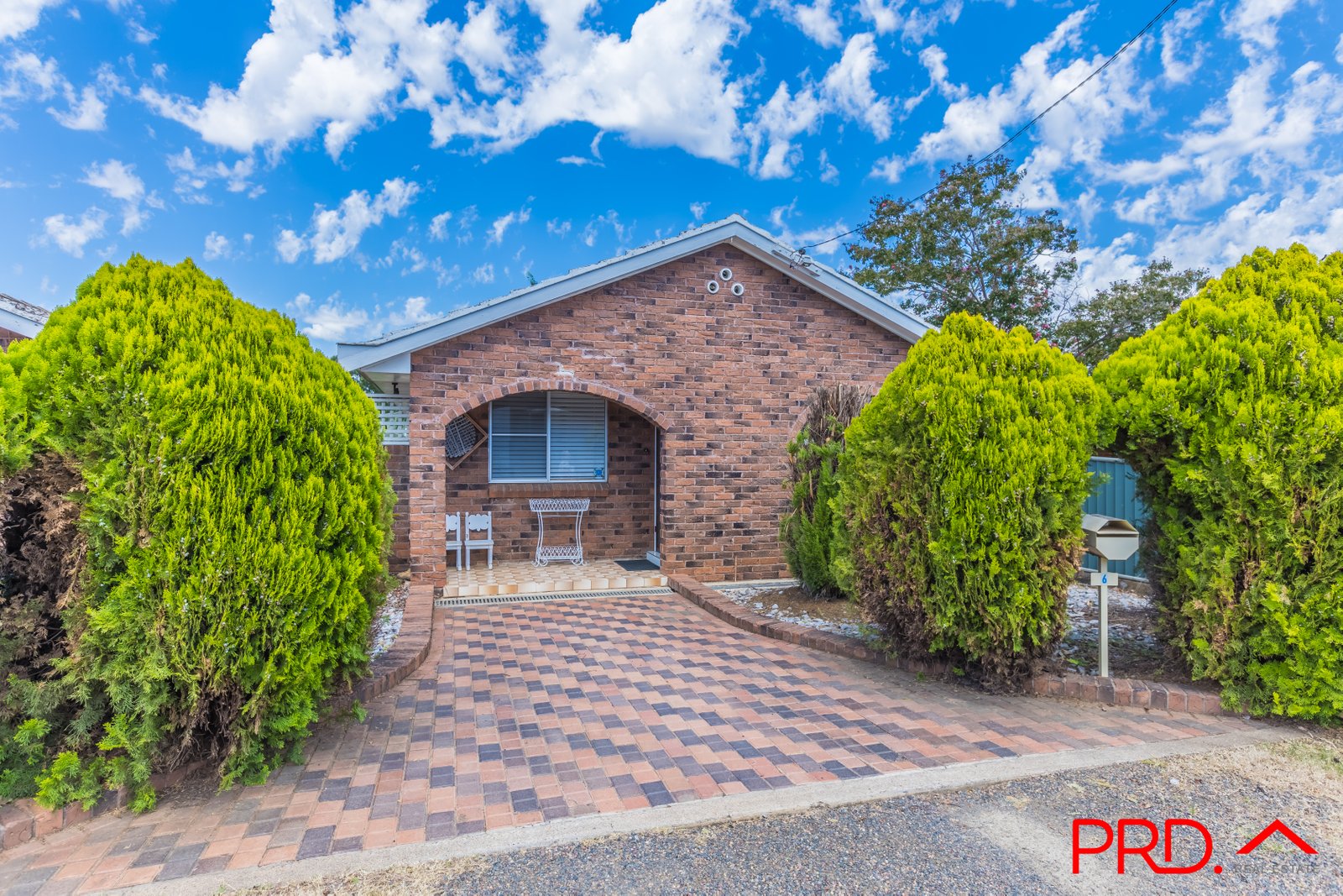 6 Adam Street TAMWORTH 2