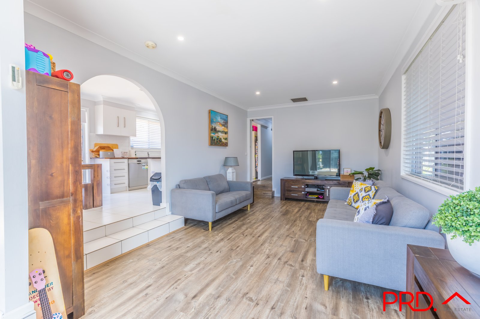 6 Adam Street TAMWORTH 4
