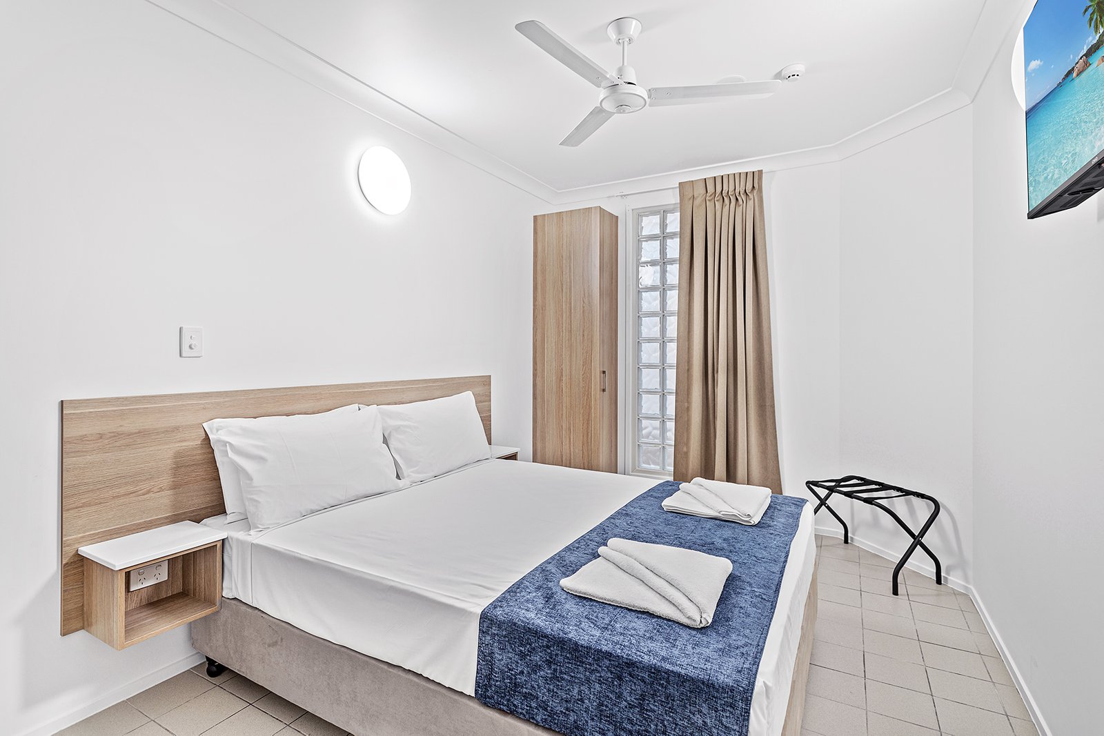 6 Airlie Esplanade AIRLIE BEACH 2