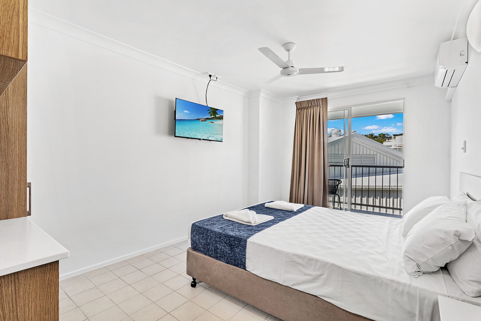 6 Airlie Esplanade AIRLIE BEACH 2