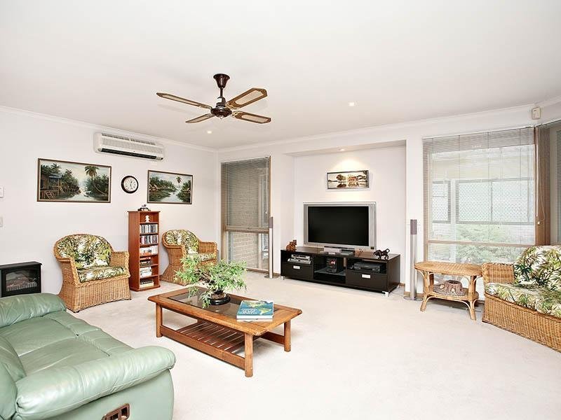 Gallery: 6 Aisha Crescent