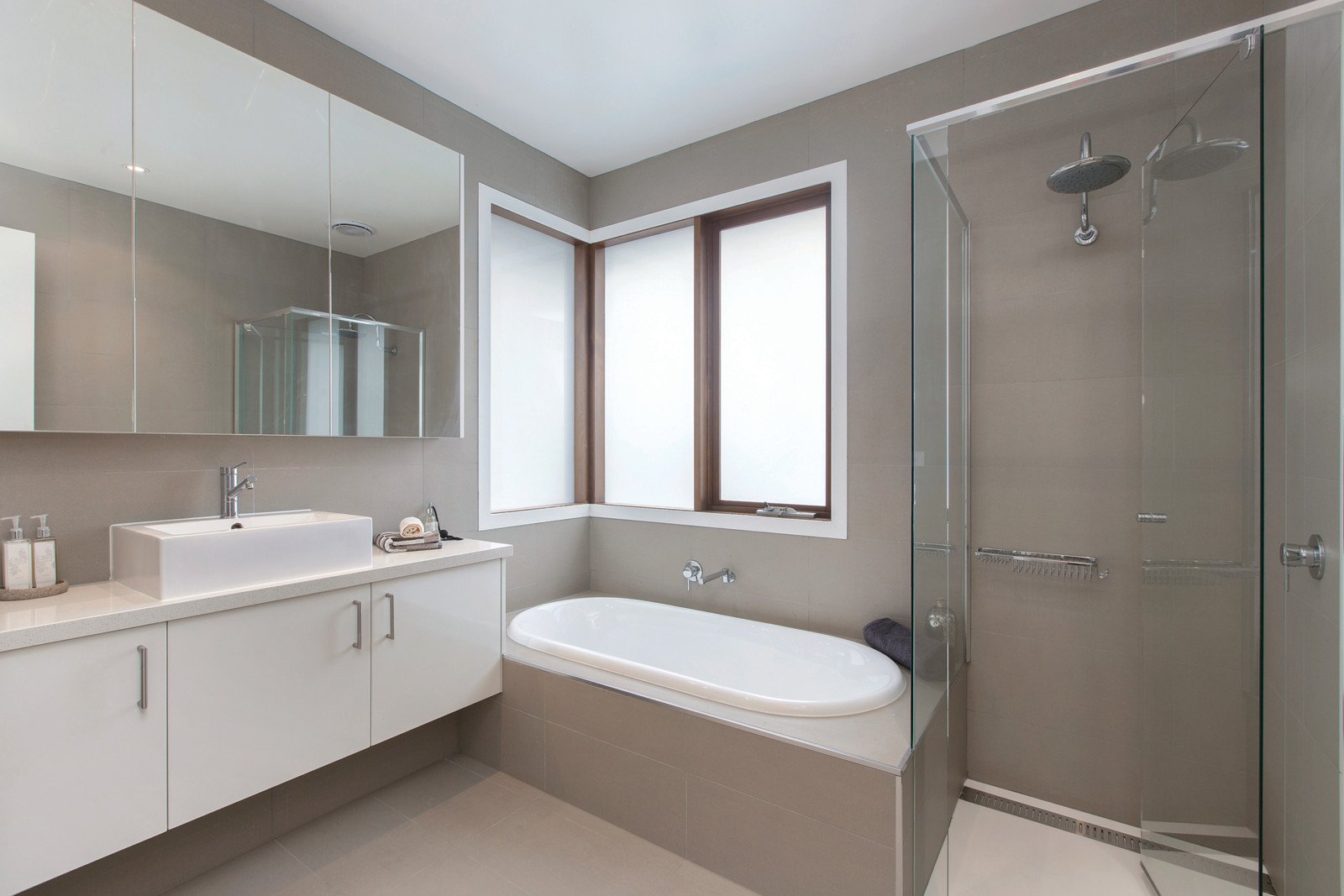 6 Albion Road, Glen Iris, VIC