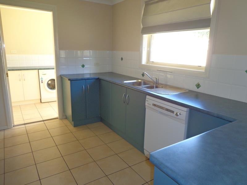 6 Allawah Street TAMWORTH 2