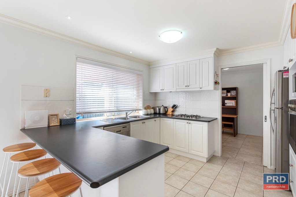 6 Amesbury Place STRATHFIELDSAYE 3