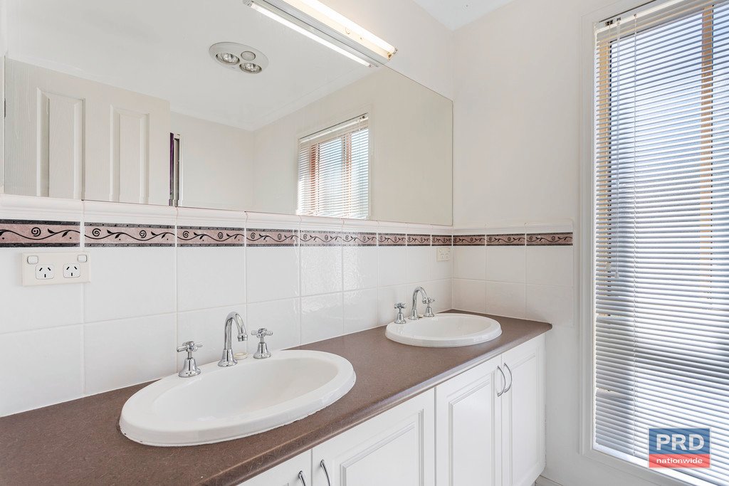 6 Amesbury Place STRATHFIELDSAYE 10