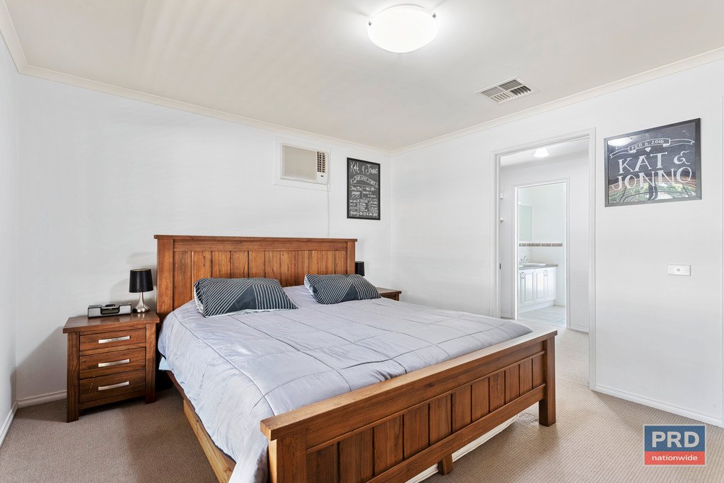 6 Amesbury Place STRATHFIELDSAYE 12