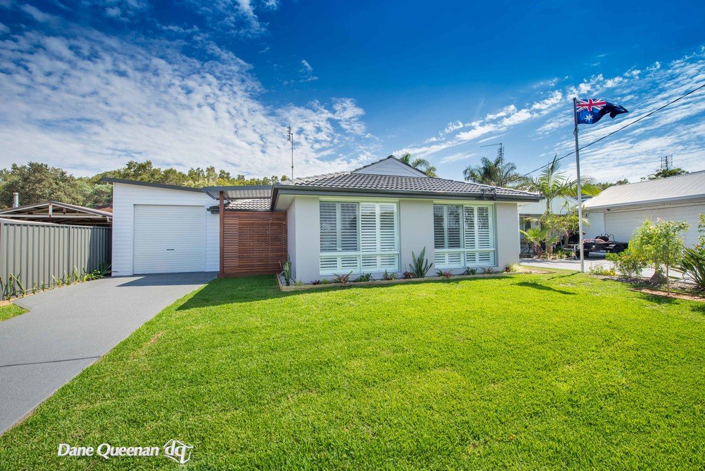 6 Andrew Close BOAT HARBOUR 1