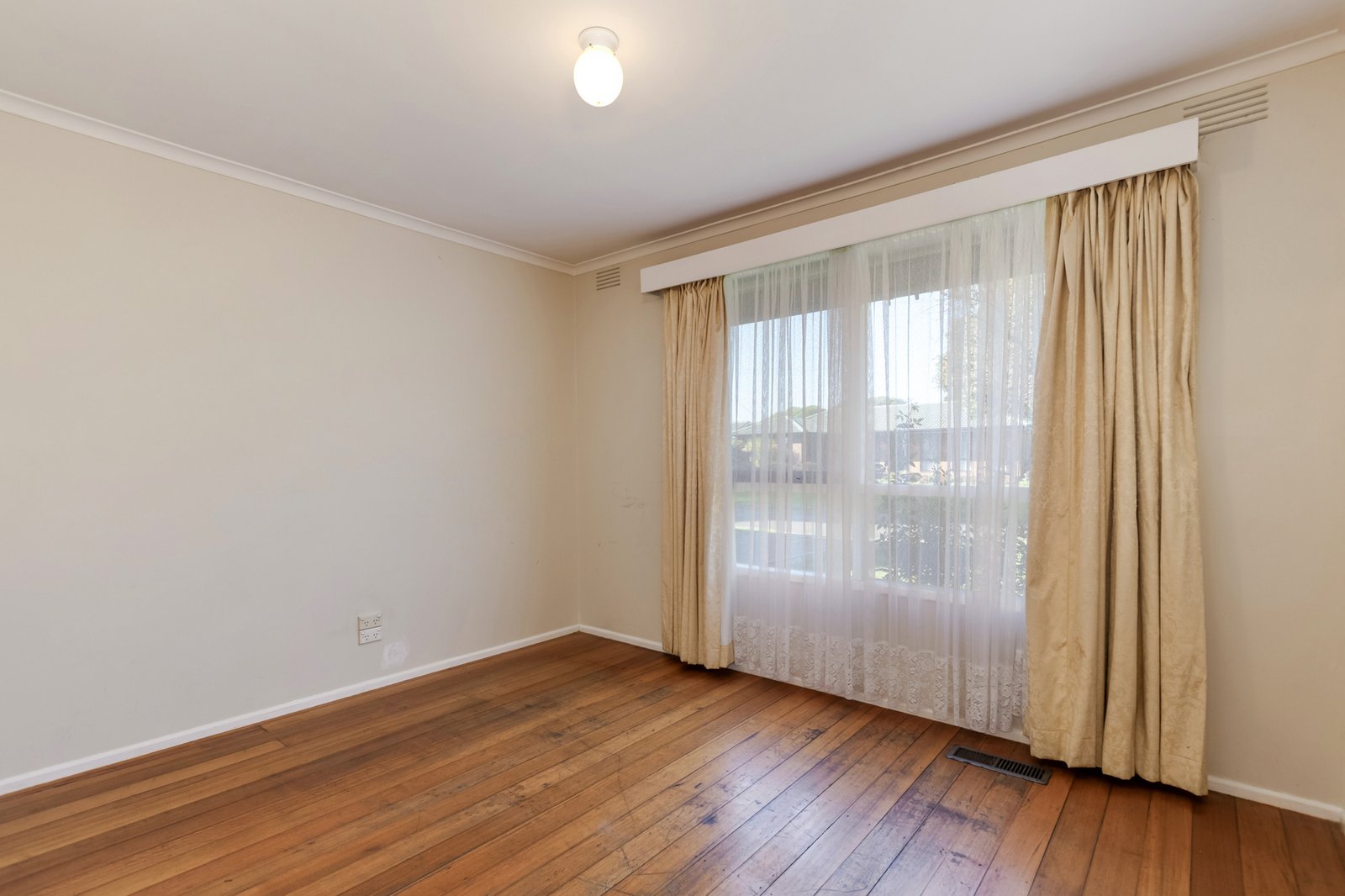 Gallery: 6 Angus Way