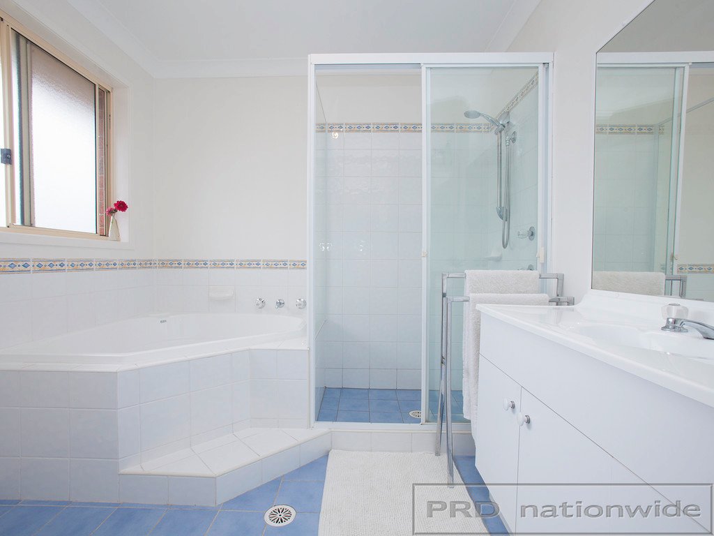 6 Antrim Close ASHTONFIELD 8