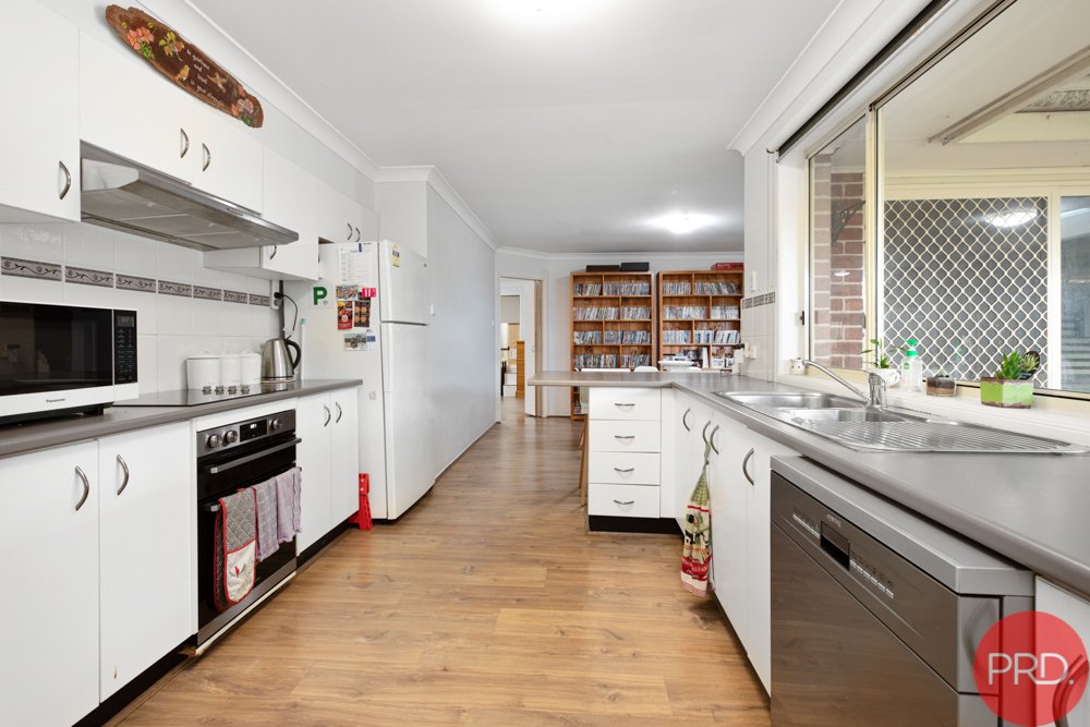 6 Appletree Avenue ABERGLASSLYN 3