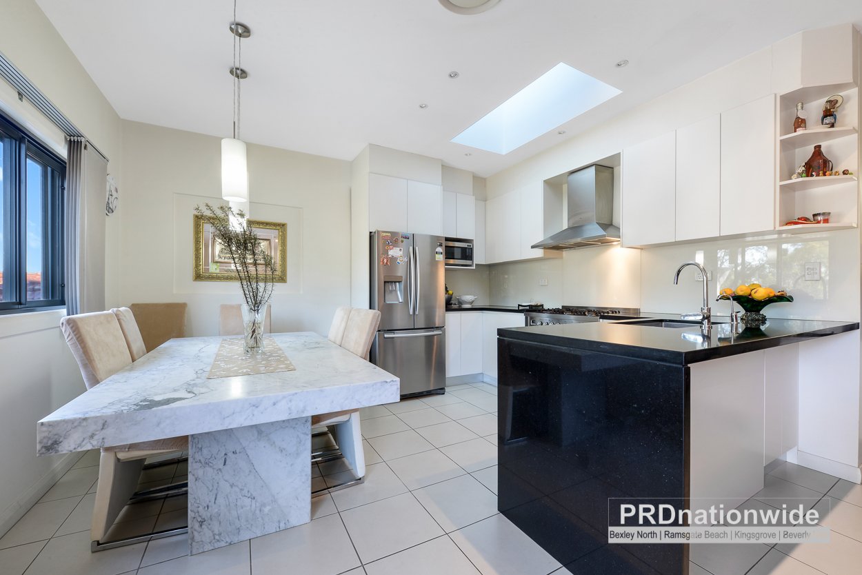 6 Arinya Street KINGSGROVE 4