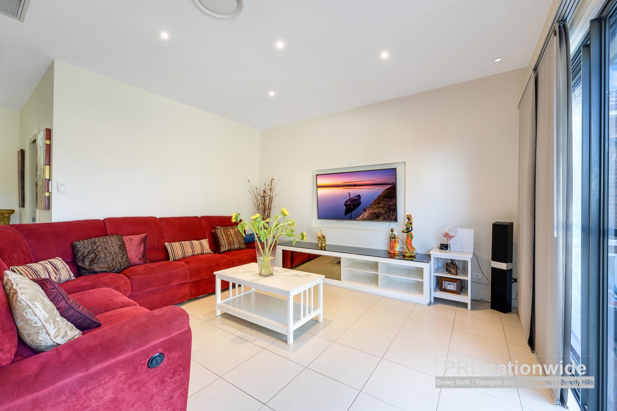 6 Arinya Street KINGSGROVE 5