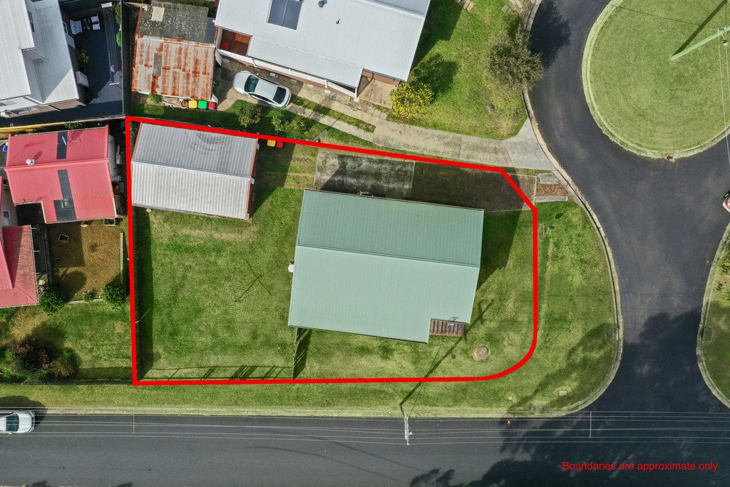 6 Armstrong Street DAPTO 4