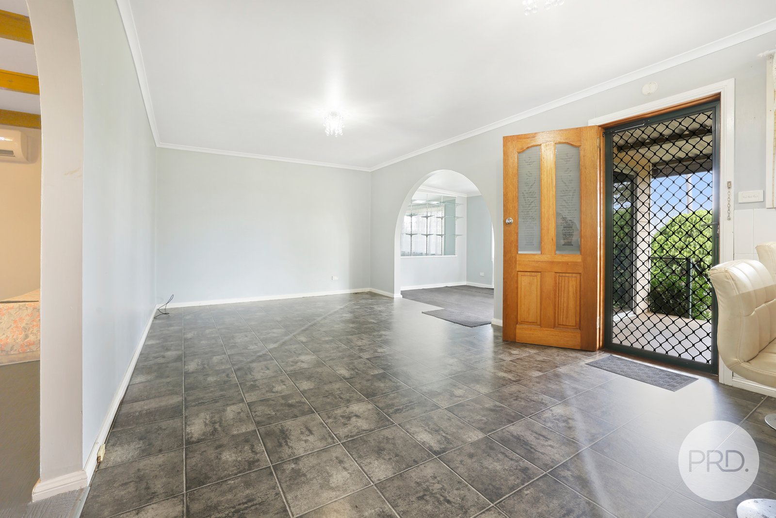 6 Arnold Avenue SPRING RIDGE 6