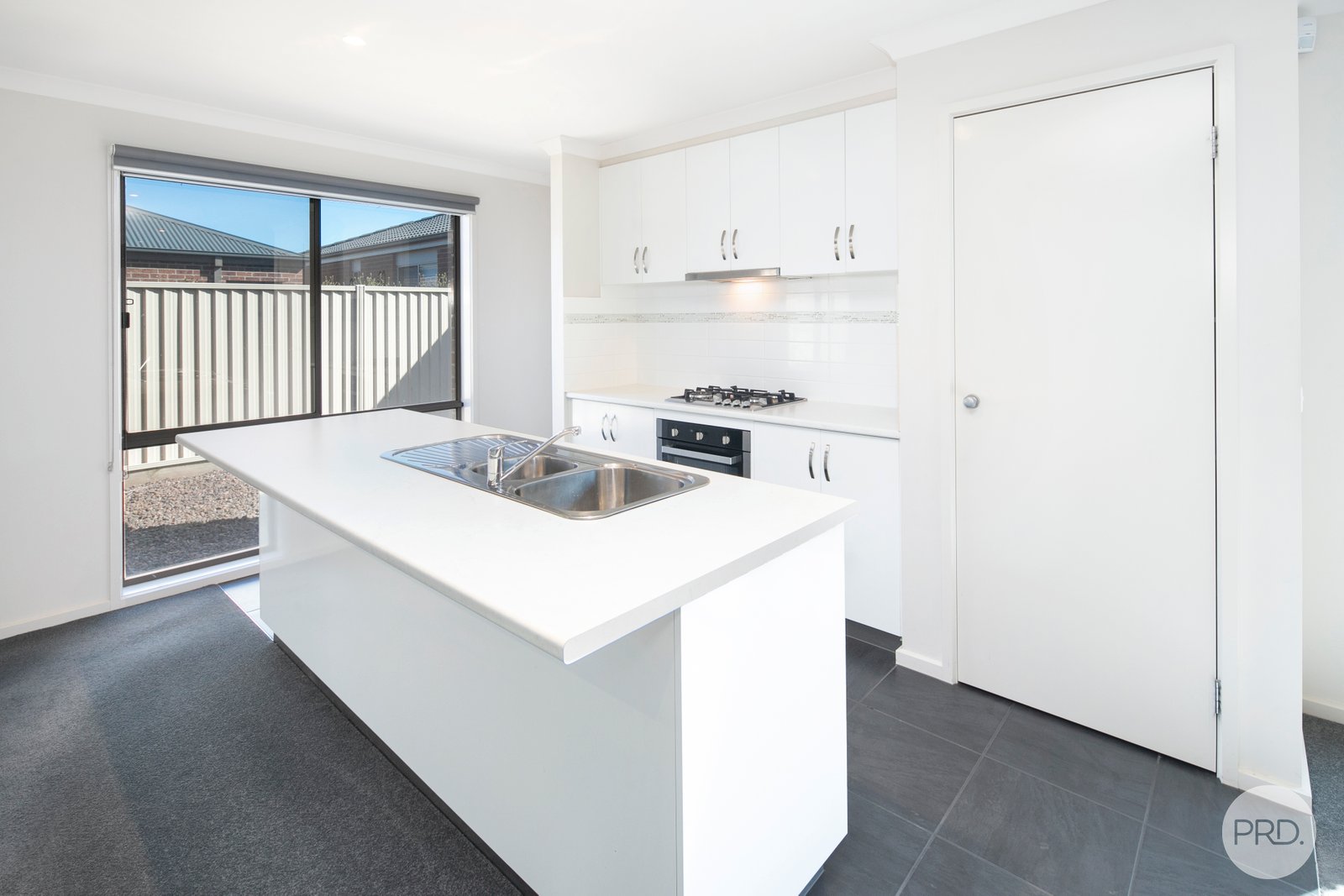 6 Ascot Gardens Drive DELACOMBE 5