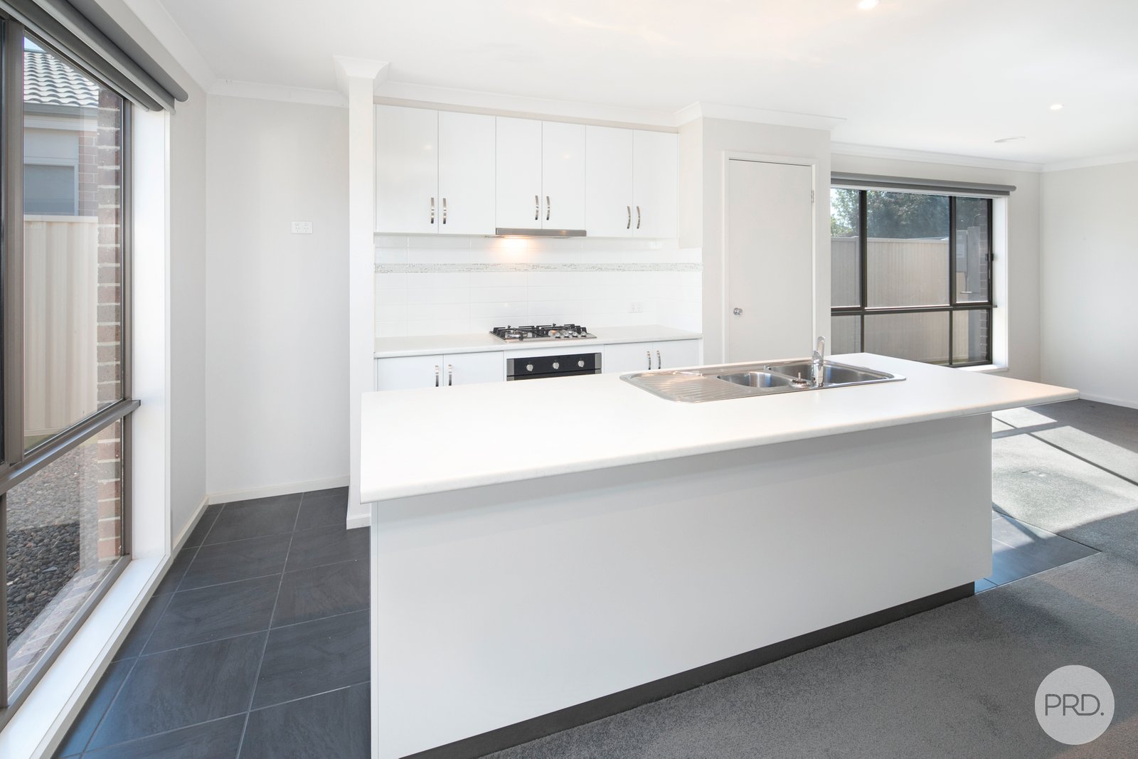 6 Ascot Gardens Drive DELACOMBE 6