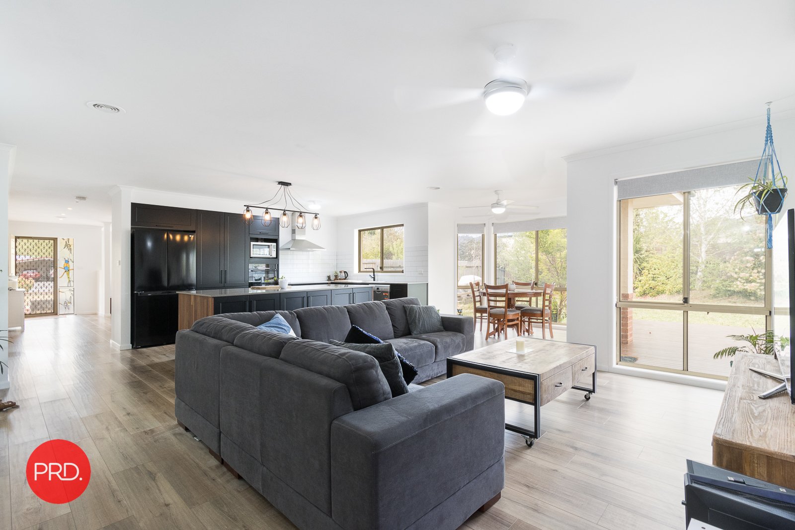 6 Ashby Drive BUNGENDORE 9