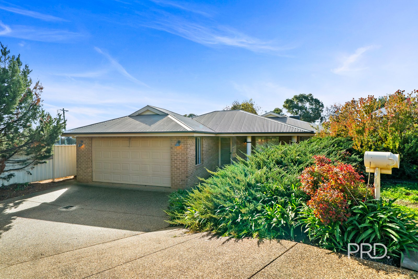 6 Auderdale Close BOURKELANDS 1