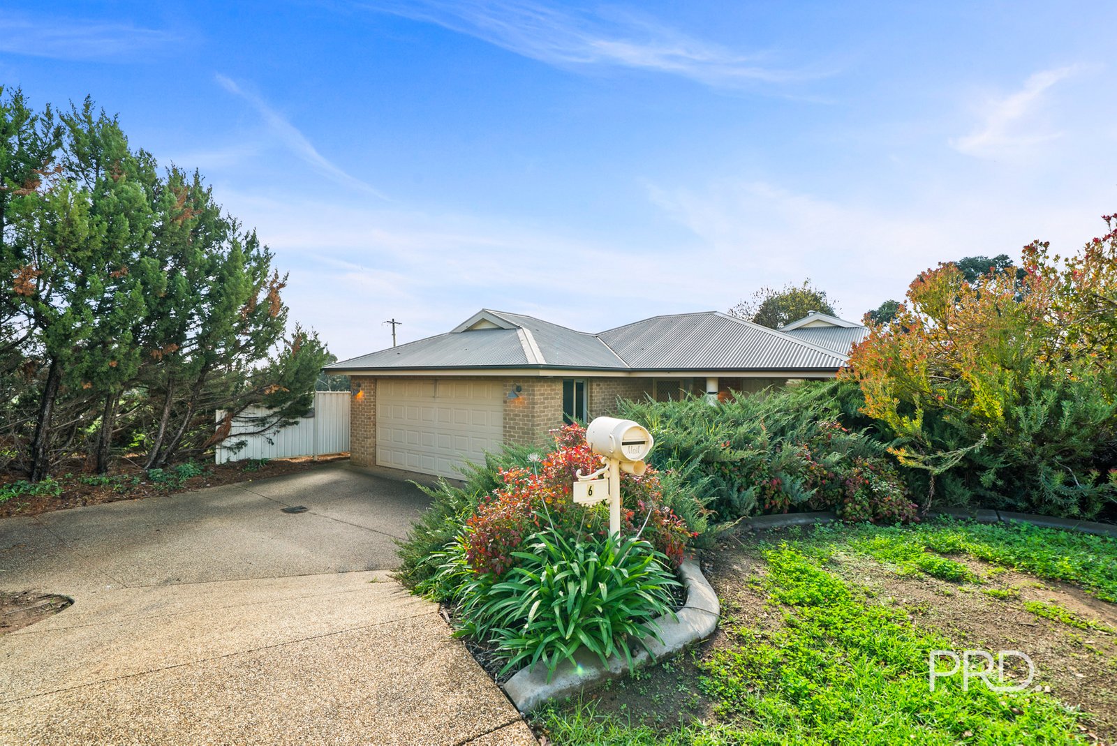 6 Auderdale Close BOURKELANDS 2