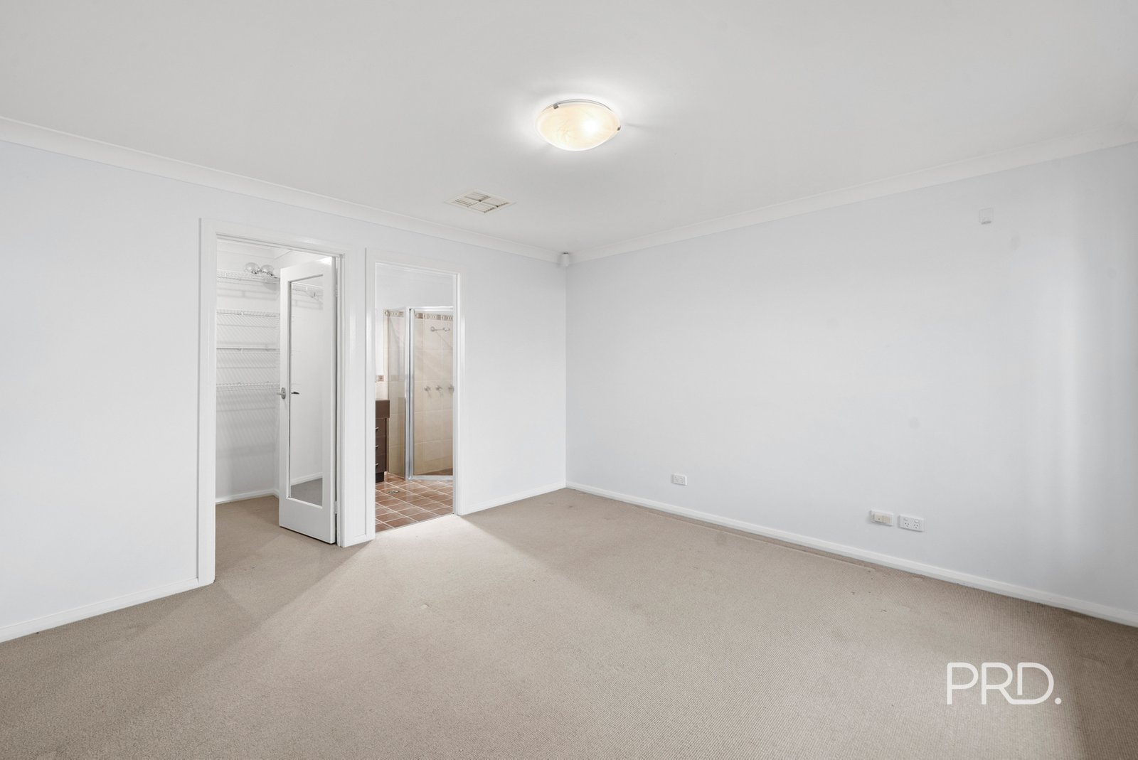6 Auderdale Close BOURKELANDS 4