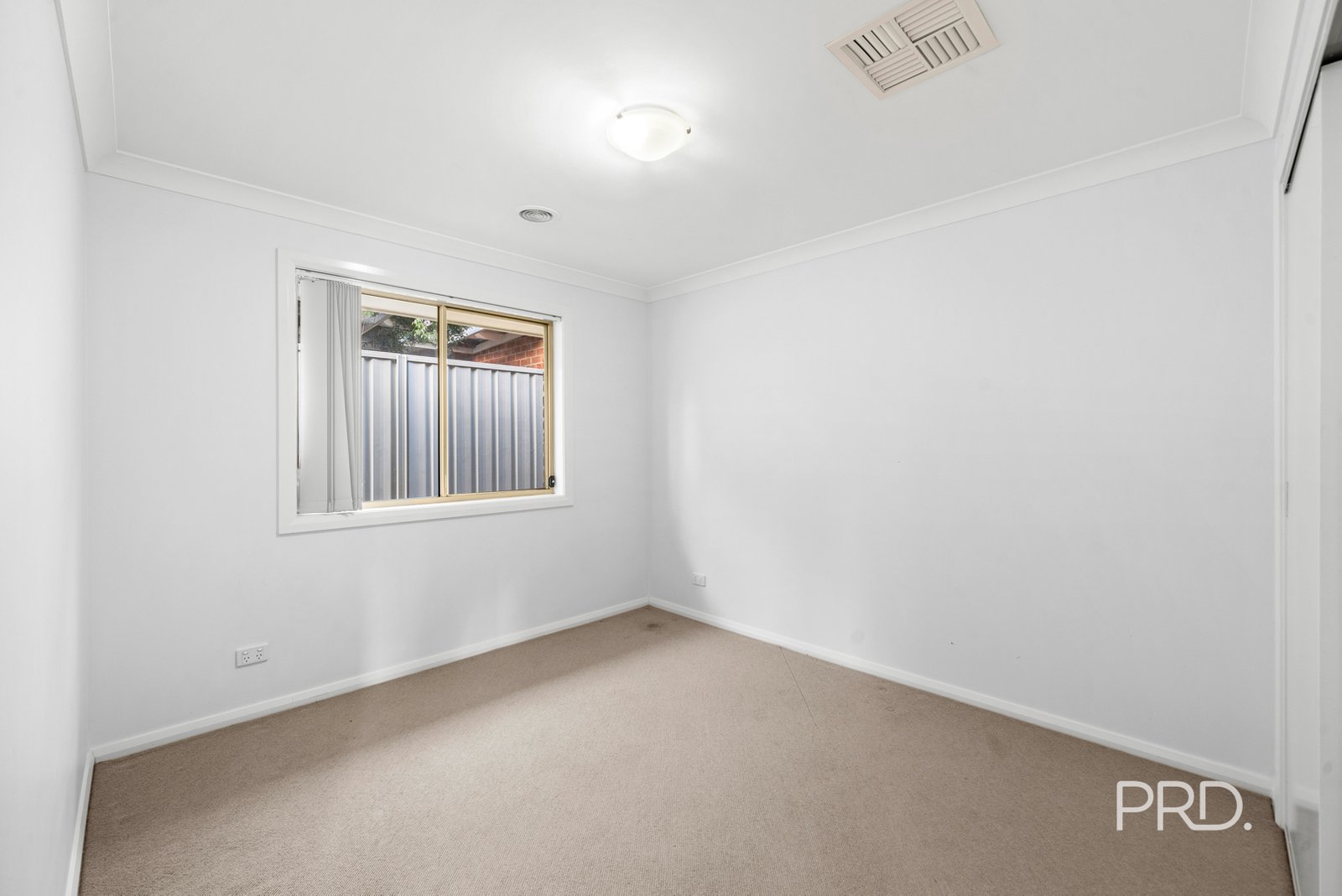 6 Auderdale Close BOURKELANDS 14