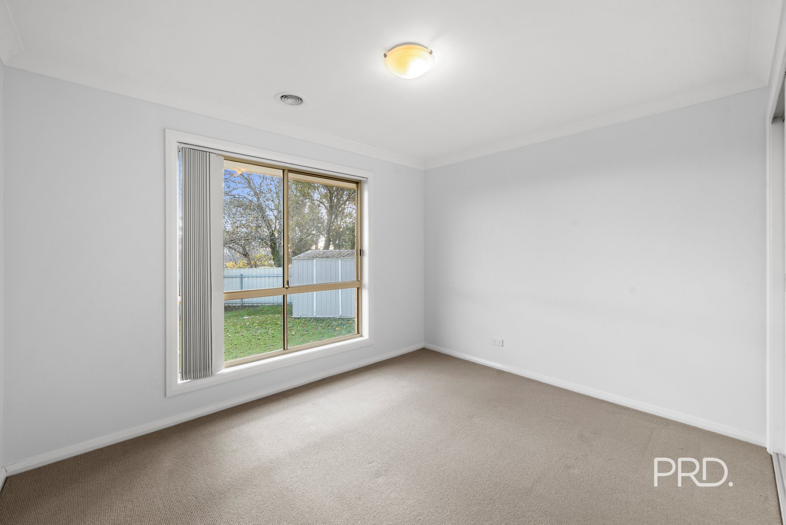 6 Auderdale Close BOURKELANDS 15