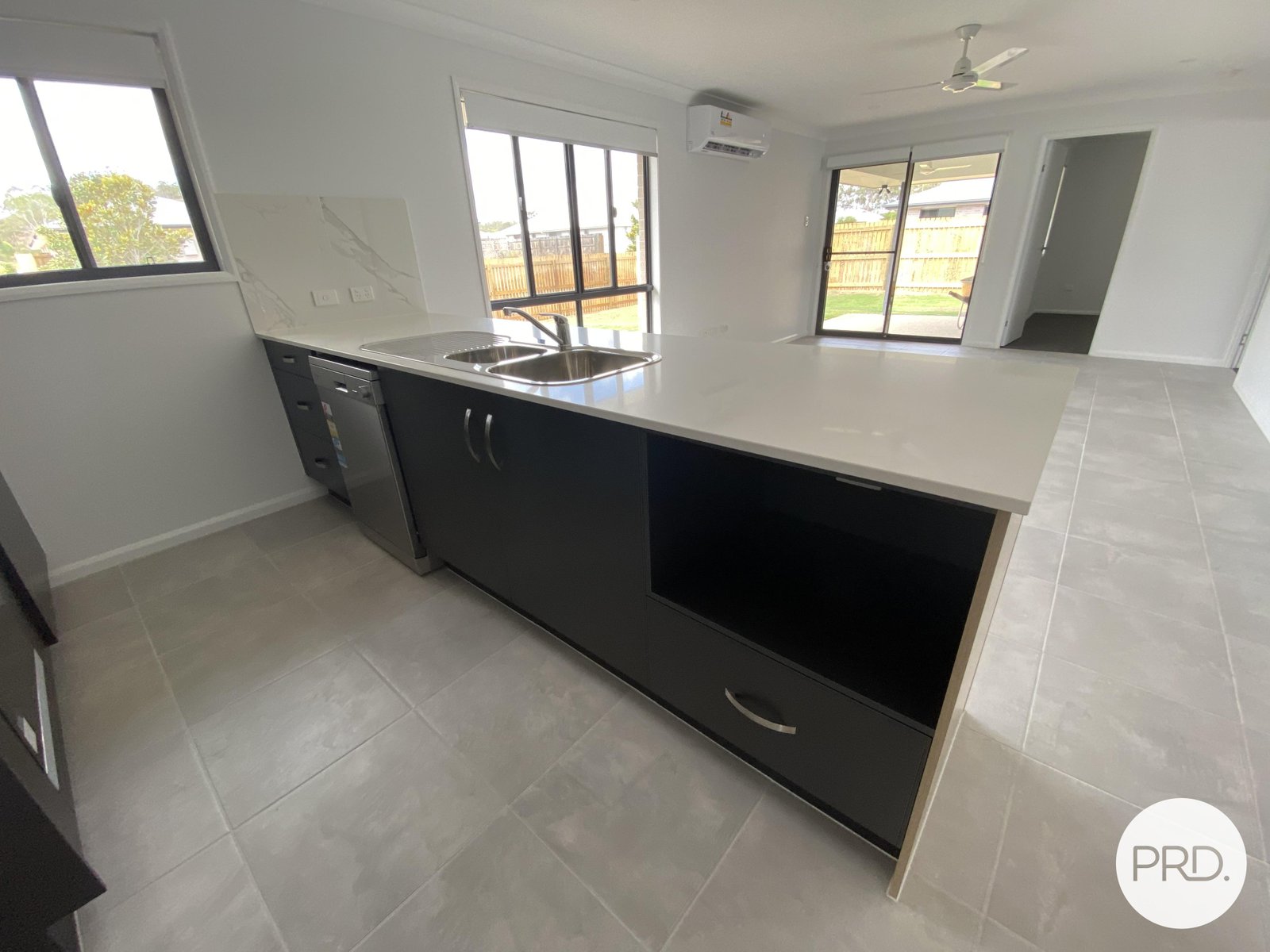 6 AVOCET Road KIRKWOOD 11