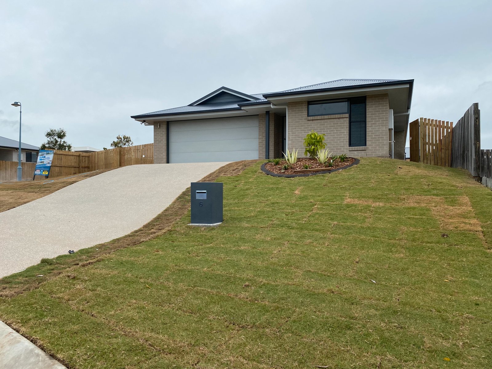 6 AVOCET Road KIRKWOOD 1