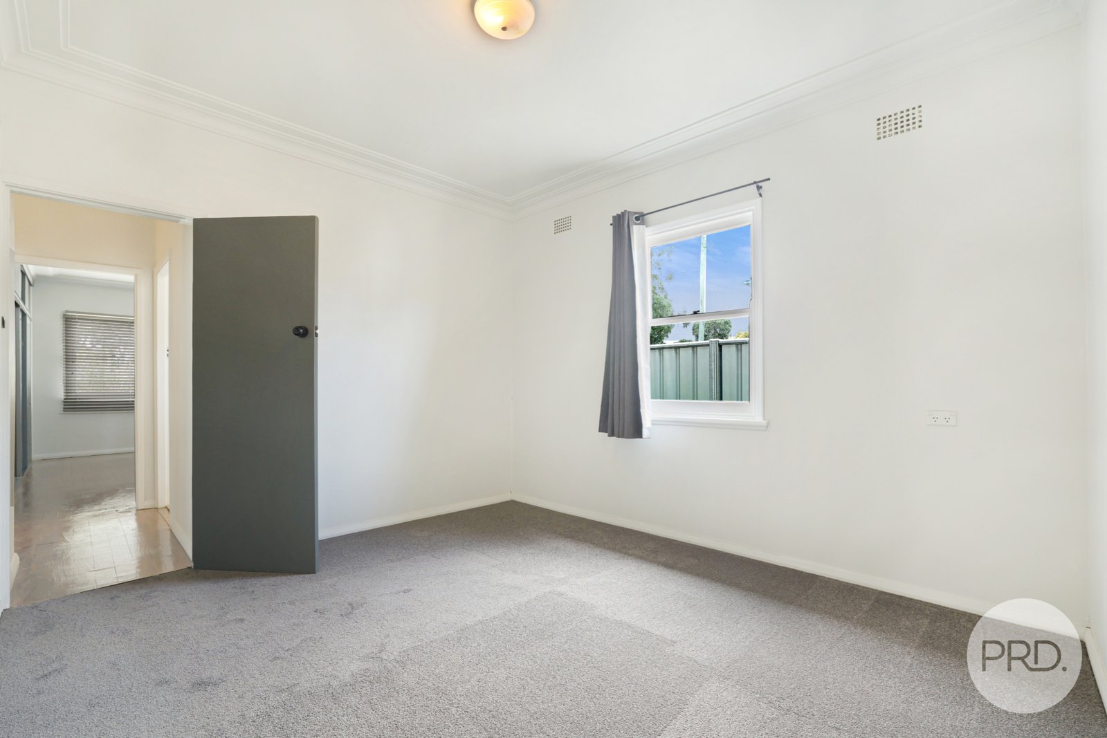 6 Baird Crescent TAMWORTH 5