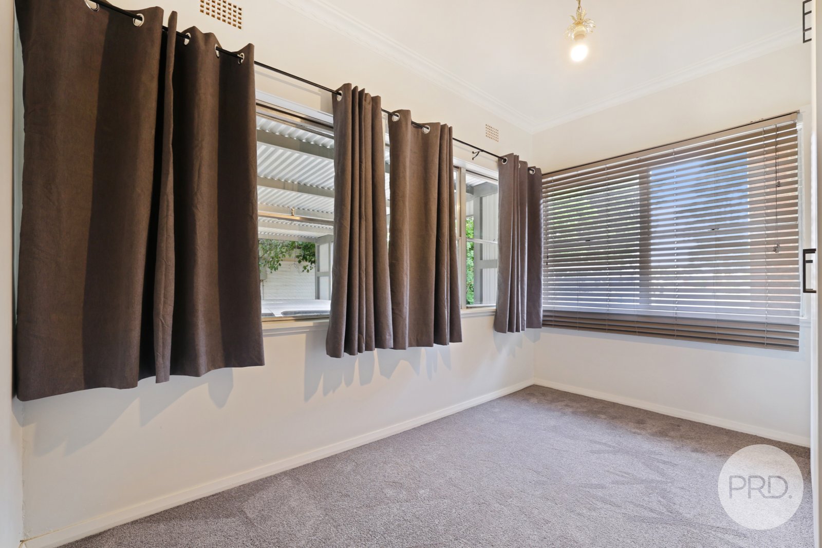 6 Baird Crescent TAMWORTH 7