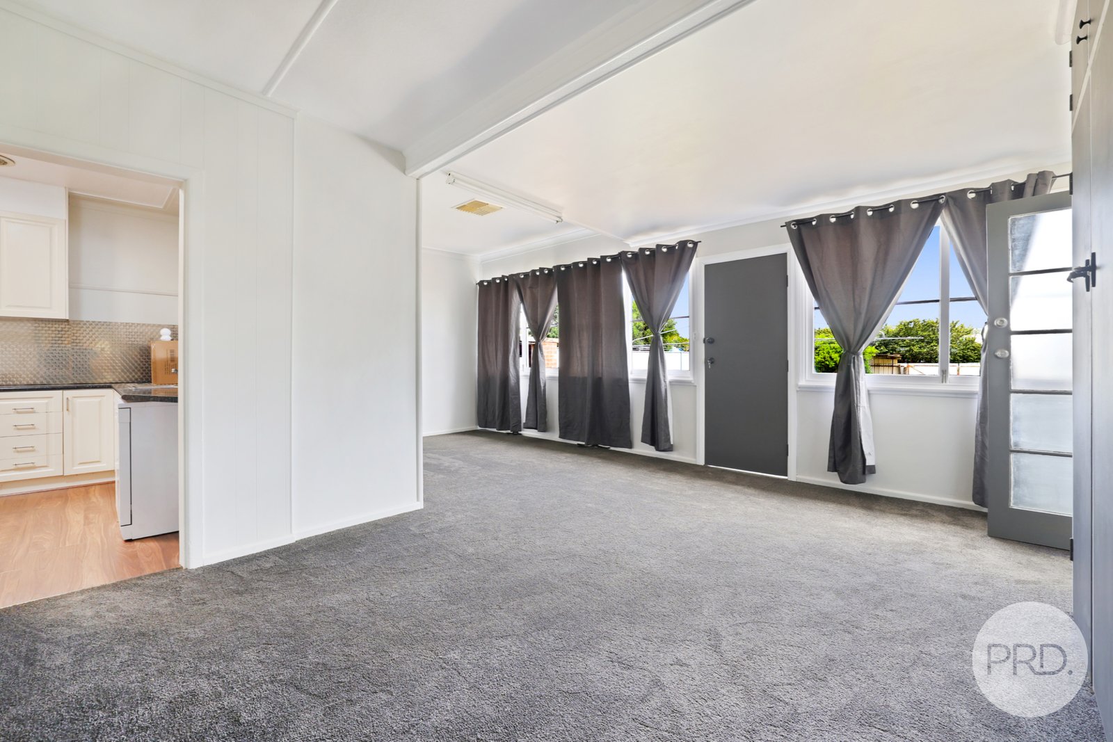 6 Baird Crescent TAMWORTH 14