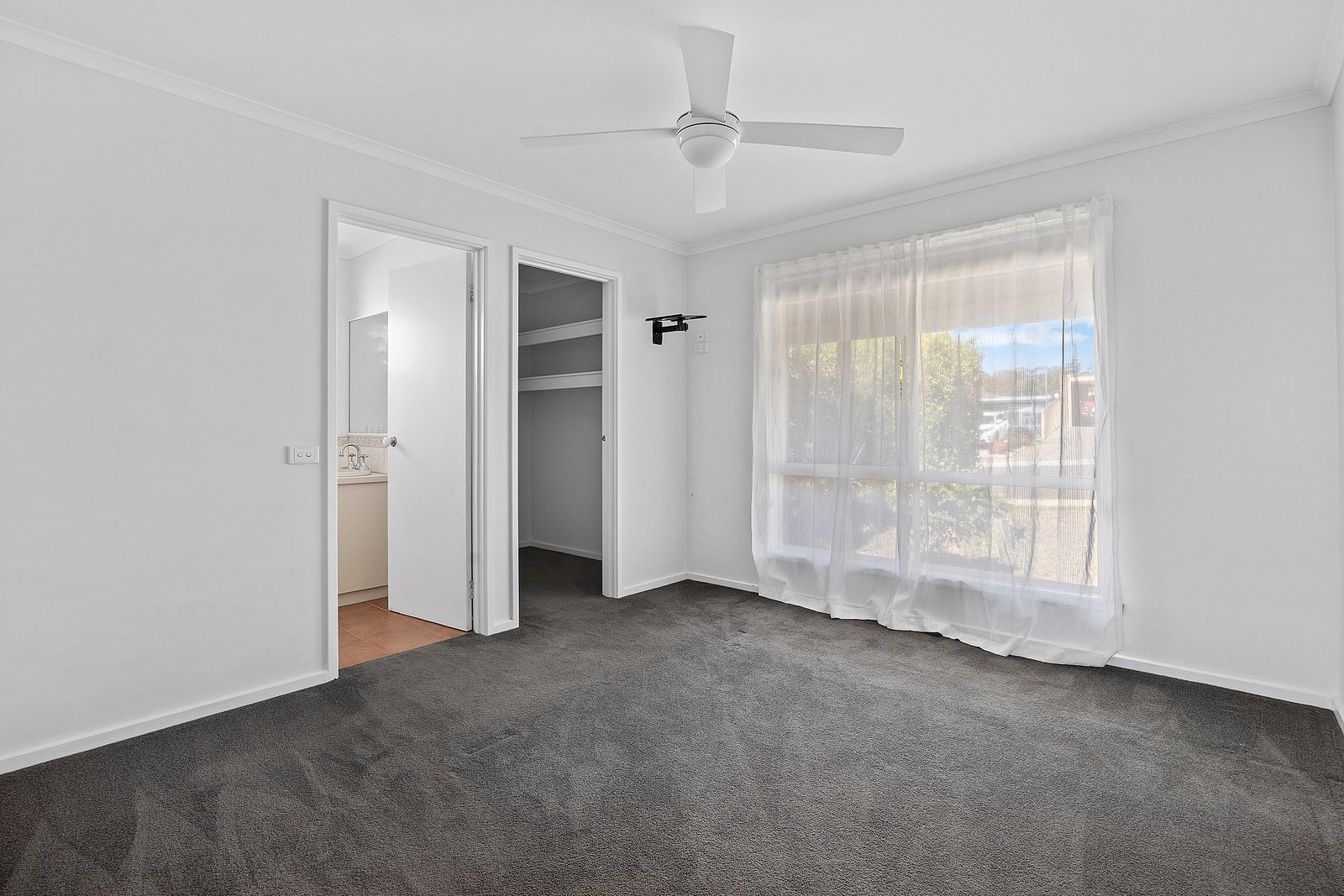 Gallery: 6 Balmoral Dr
