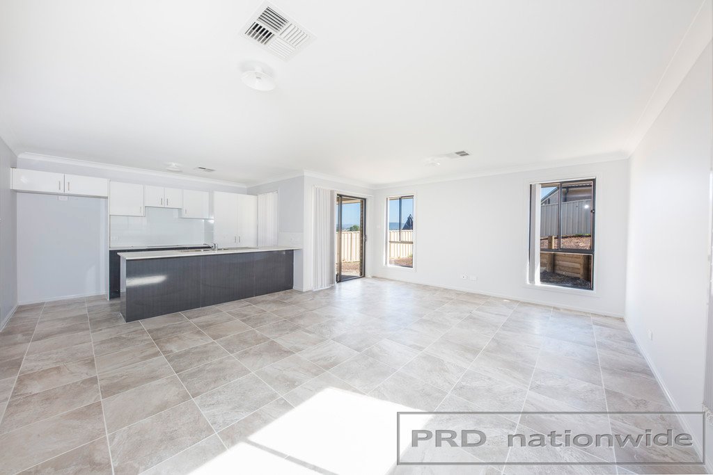 6 Barbara Court RUTHERFORD 2