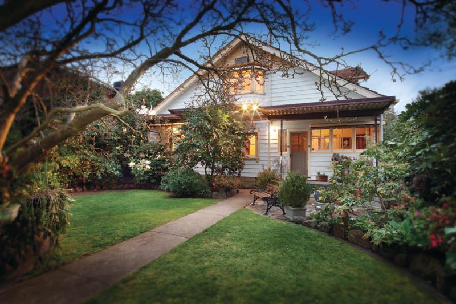 6 Barloa Road Mont Albert 123568 Marshall White 6 Barloa Road Mont Albert 123568 Marshall White