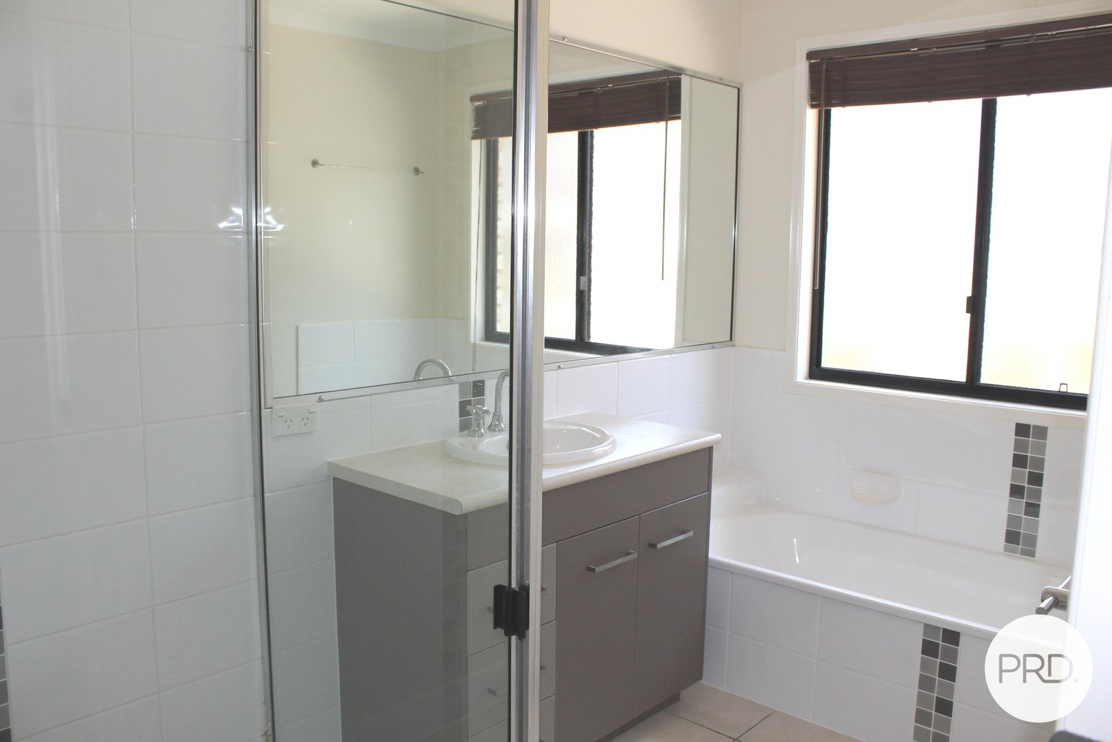 6 Bauhinia Street BOYNE ISLAND 11