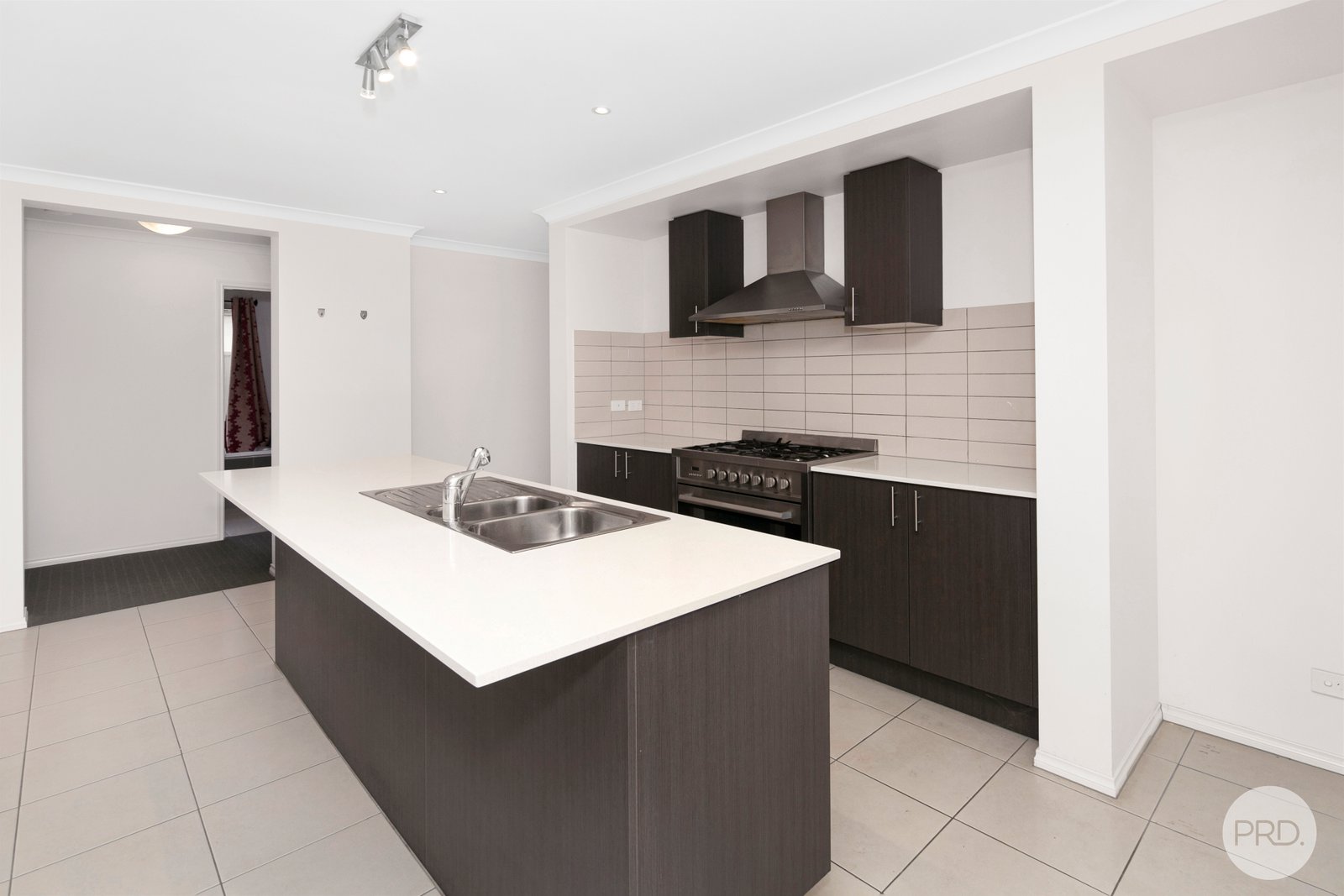 6 Bayfield Street LUCAS 4