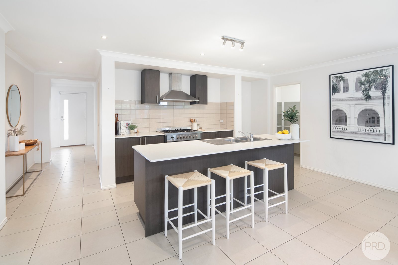 6 Bayfield Street LUCAS 4