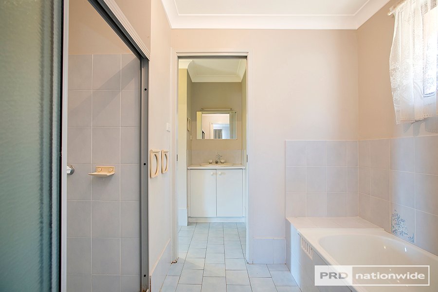 6 Beattie Boulevard TAMWORTH 9