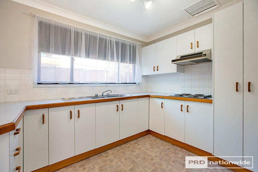 6 Beattie Boulevard TAMWORTH 15