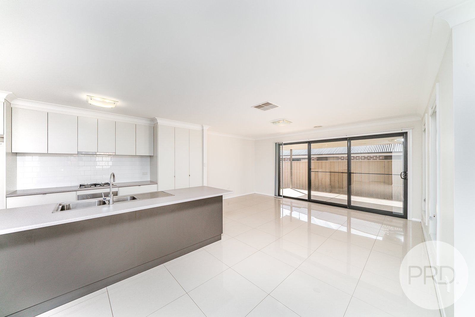 6 Beaurepaire Street BOOROOMA 3
