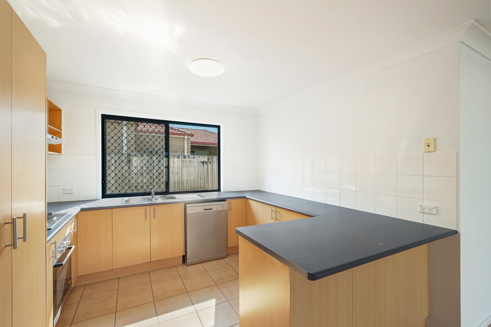 6 Bedivere Drive ORMEAU 5